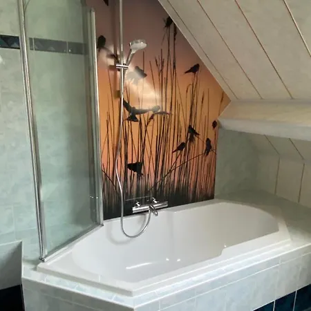 La Colline Aux Hirondelles Villa *