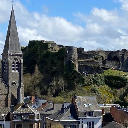 La Colline Aux Hirondelles